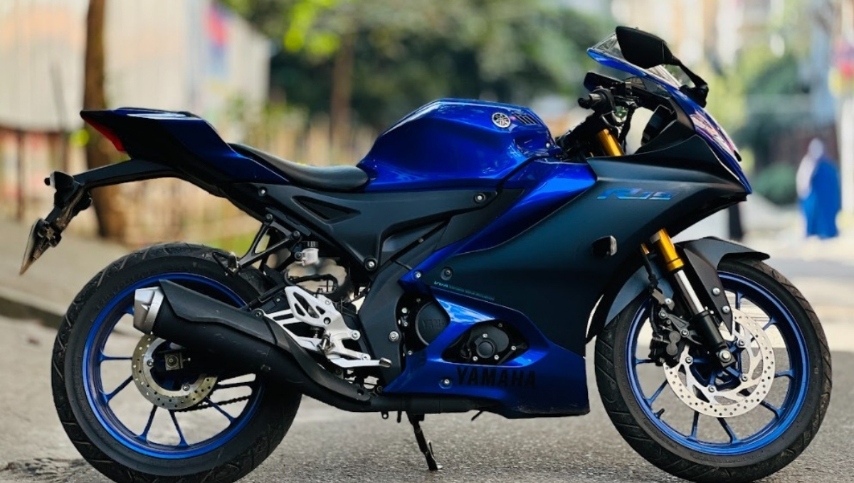 Yamaha R15 V4