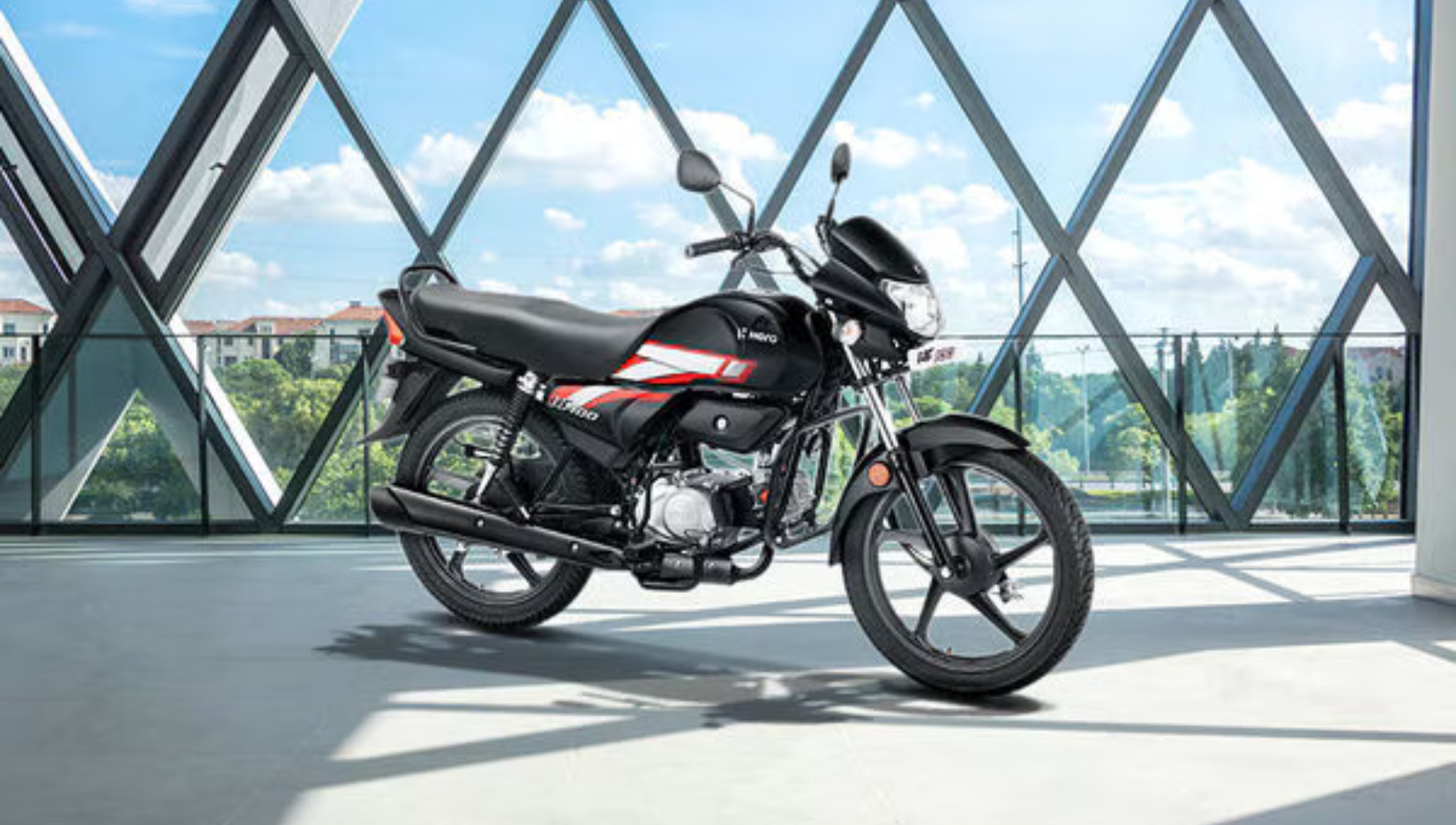 Hero HF Deluxe 2025 Review: Affordable 97cc Bike Under Rs 70,000 with Top Features