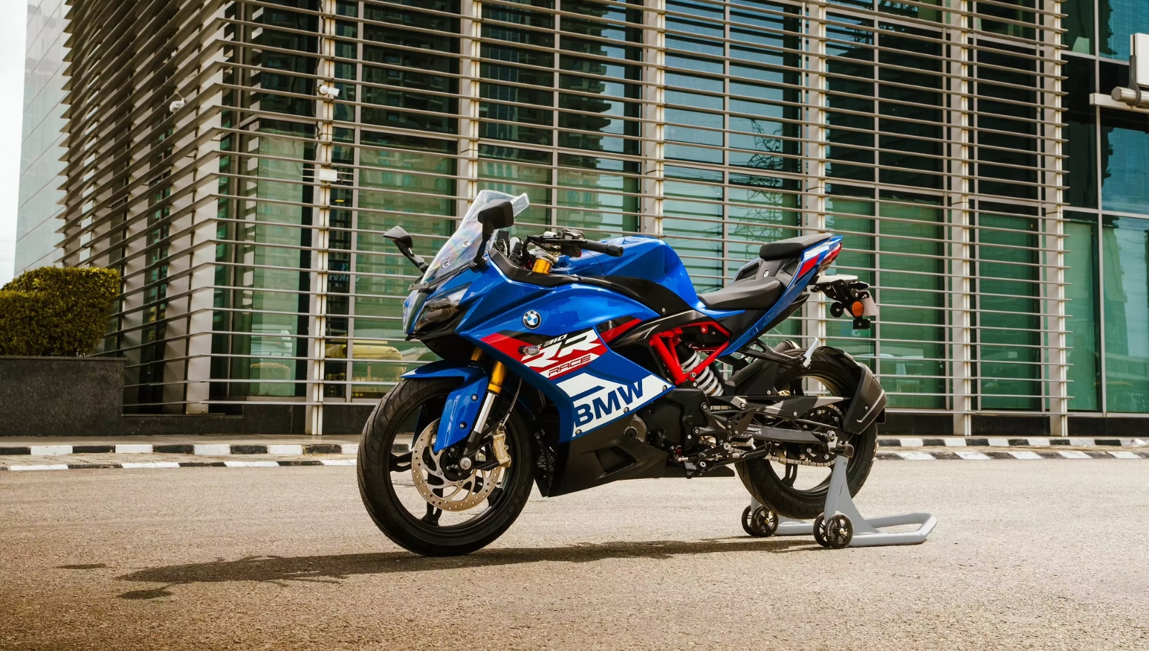 BMW G310 RR 2025 Review: 33.5 BHP Power, Sleek Design and Price in India