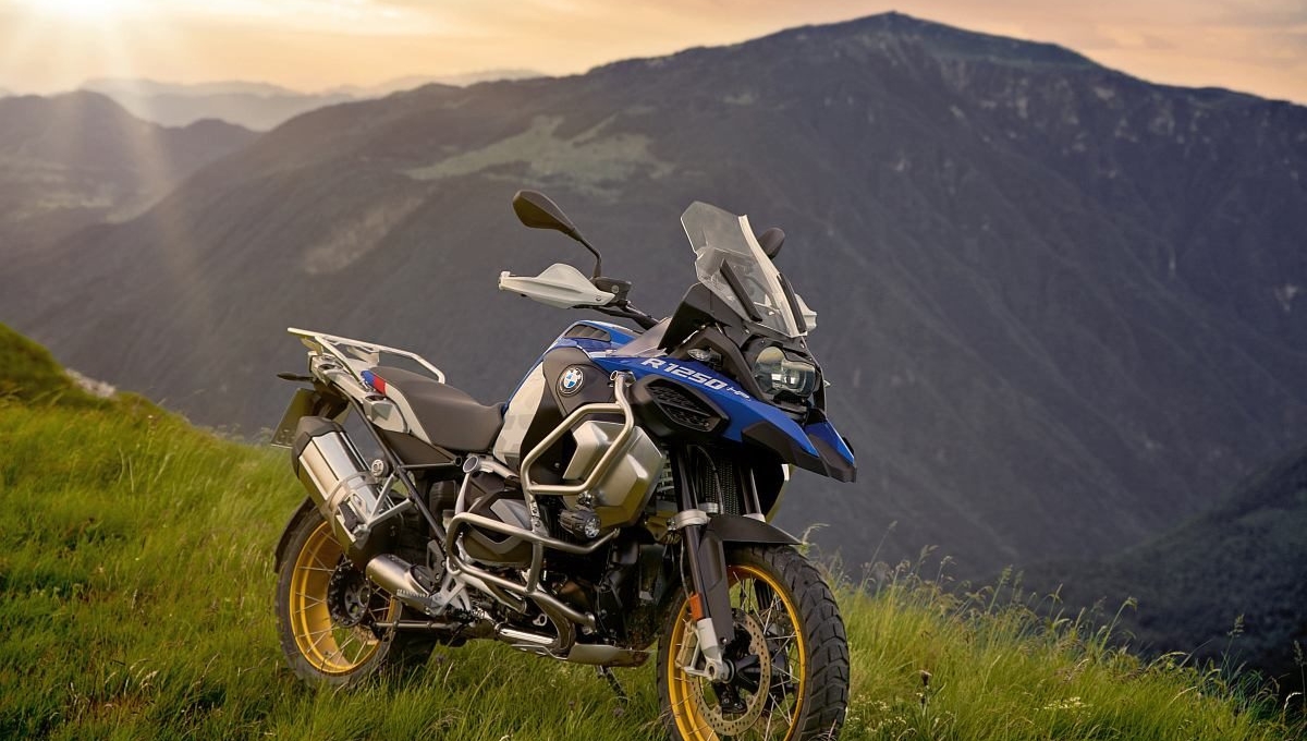 BMW R 1250 GS 2025: 134 BHP Power, Advanced Suspension and LED Tech at Rs 23.10 Lakh