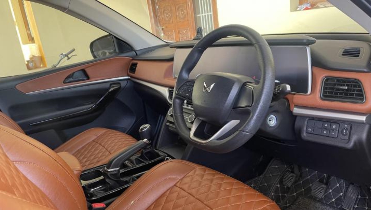 Mahindra XUV700 2025: Powerful Diesel SUV with 182bhp, AWD, Panoramic Sunroof Starting at 28 Lakh