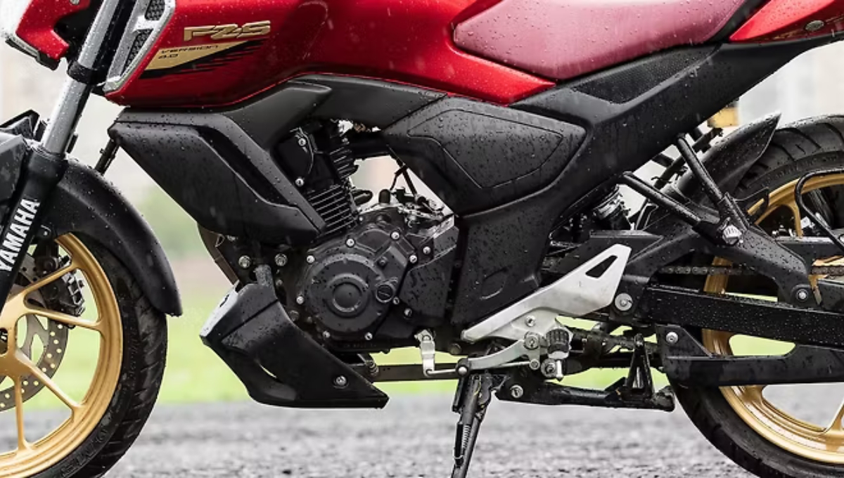 Yamaha FZS FI V4: 149cc Premium Street Fighter with LED Lights and ABS Price Rs1.30 Lakh