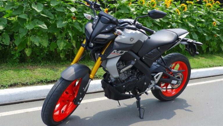 Yamaha MT 15 V2 Review 2025: 155cc Beast, 18.1 BHP Power, Stylish LED Lights Price Rs1.70 Lakh