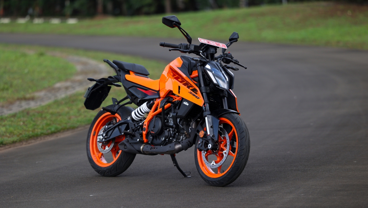 KTM 390 Duke 2025: 45.3 BHP Beast with Quickshifter+ at Rs3.15 Lakh