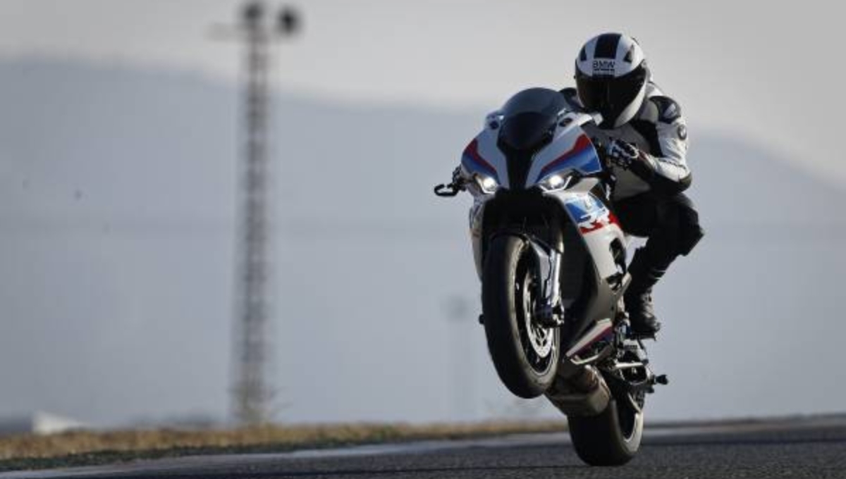 BMW S1000RR Full Review: 206 BHP Beast Machine, Features, Performance and Expected Price Reveal